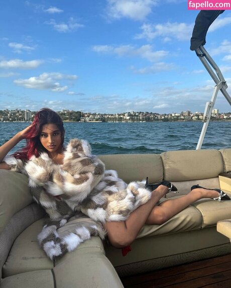 Lara Raj nudes leaked onlyfans