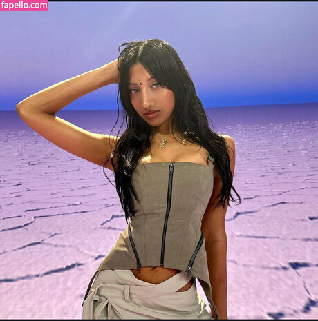 Lara Raj onlyfans nudes