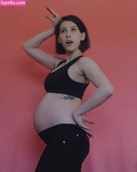 Eden Sher onlyfans gratis