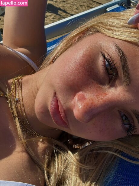 Iris Vallaranii onlyfans leak nude