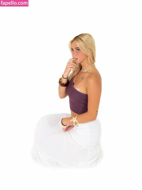 Iris Vallaranii onlyfans leaked