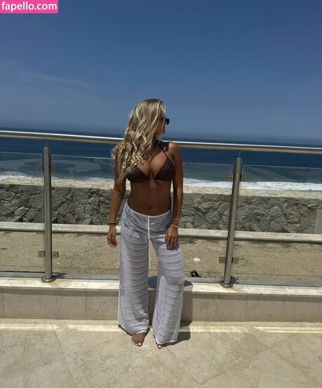 Avery Bracher nude leak onlyfans