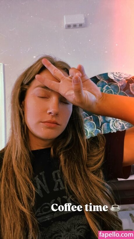 Fallon Henley onlyfans model