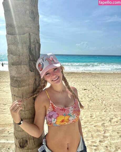 Mads Thompson Maddiiedee onlyfans fuck