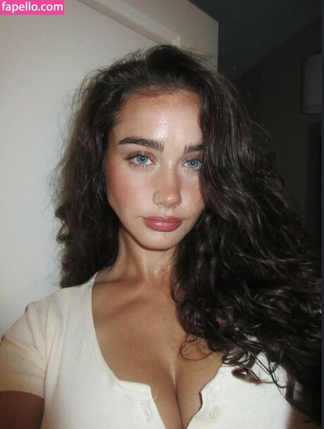 sarahemilyhope onlyfans pictures