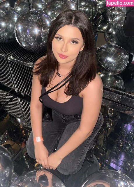 Kelly Tayler onlyfans content