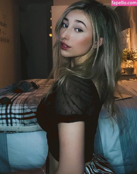 Chlo Matt nude onlyfans pics