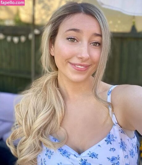 Chlo Matt onlyfans model photo