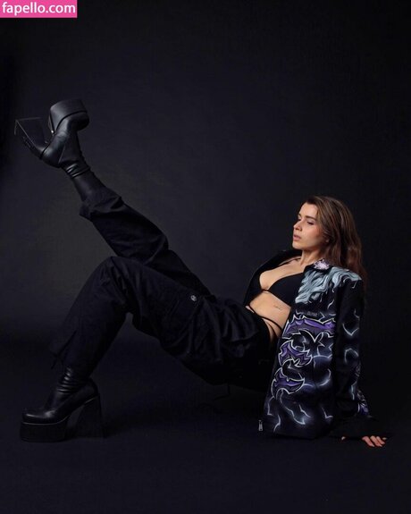 Voghelita onlyfans images