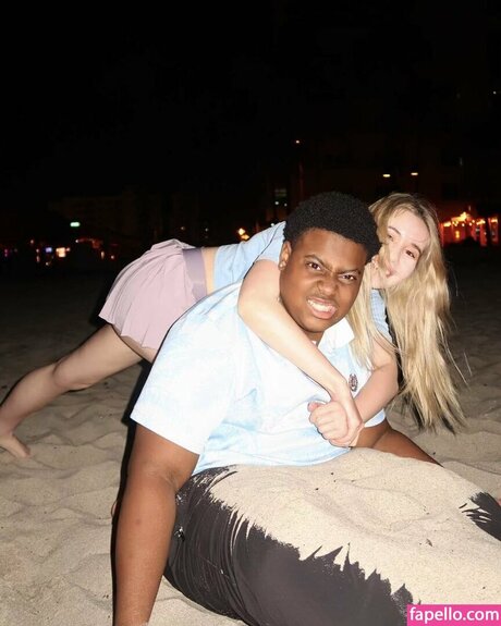 Liltaybepoppin tits onlyfans