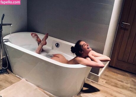 Alexina Graham onlyfans free porn