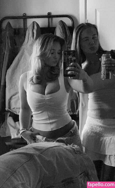 Julianne Larsen onlyfans page