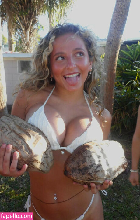 Nina Cotroneo onlyfans leaked nudes