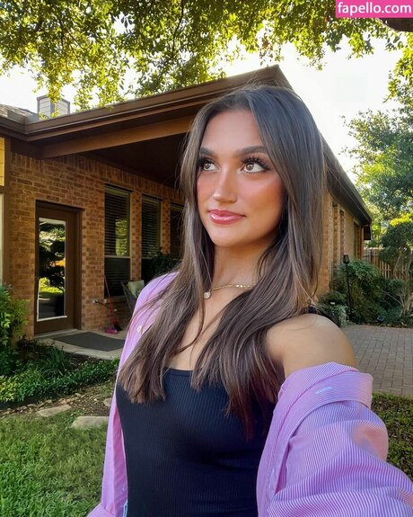 Katie Thompson feet onlyfans