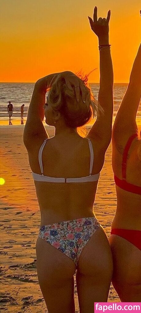 Caroline Ambrose onlyfans naked leaked