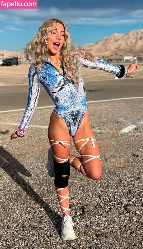 Caroline Ambrose naked onlyfans