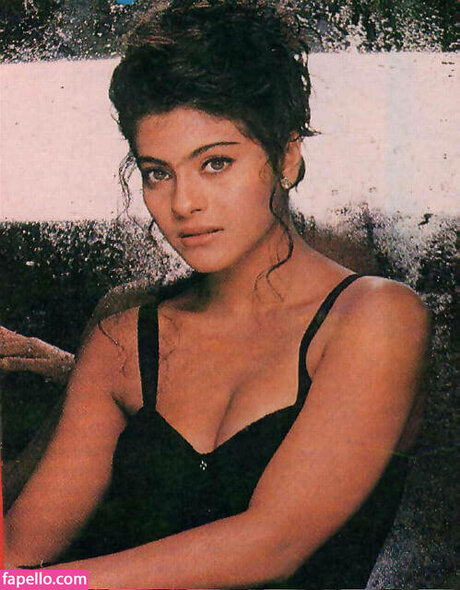 Kajol Devgn strip onlyfans