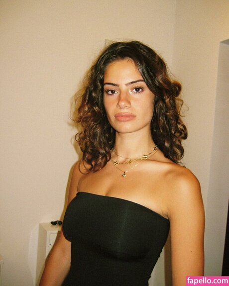 rimaelif onlyfans model photo