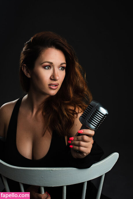 Chloe Fit Gamer boobs onlyfans