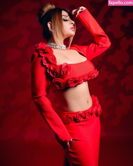 Avneet Kaur nude onlyfans leak