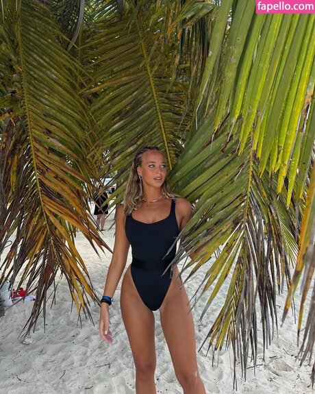 Arianna Tornari leaked onlyfans