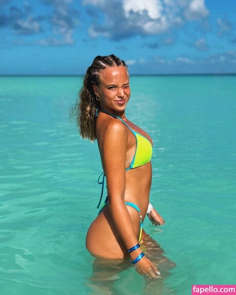 Arianna Tornari onlyfans nude tits