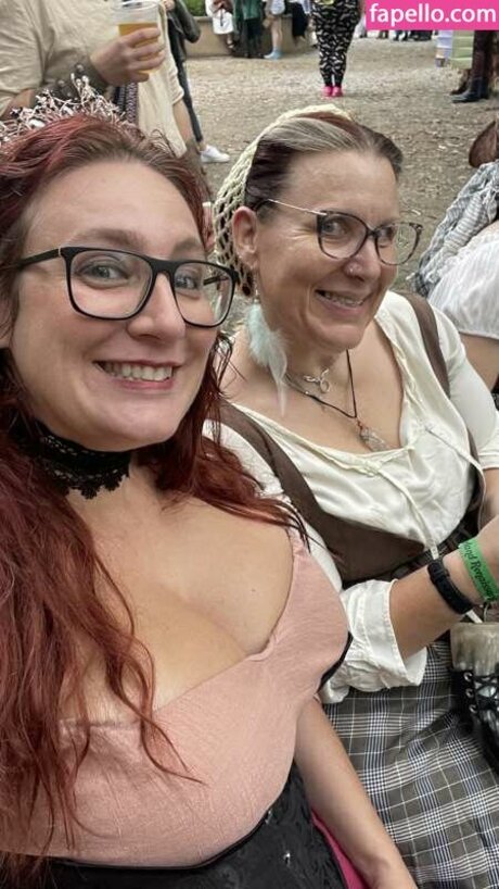 RefashionedHippie only fans pictures