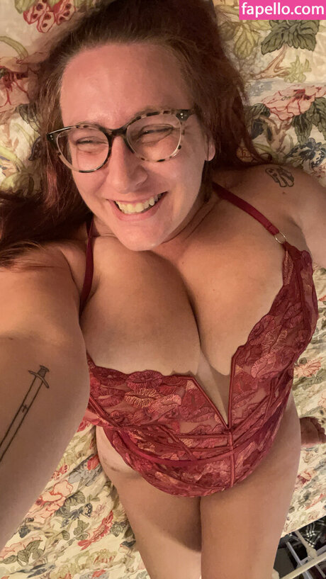 RefashionedHippie onlyfans pics