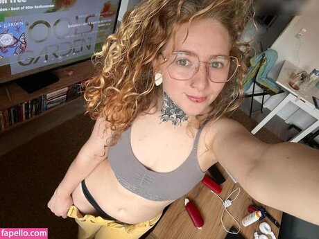 MaryjaneAuryn nude only fans