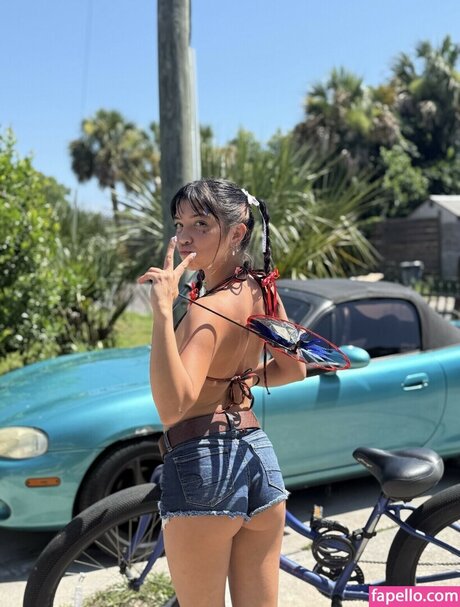 Angelina Fishtank ass onlyfans