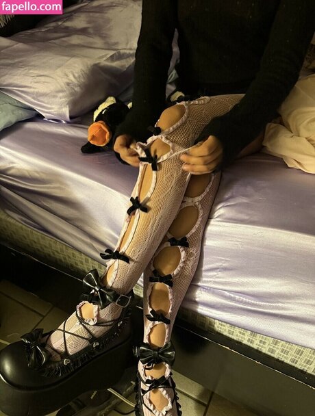 Angelina Fishtank topless onlyfans