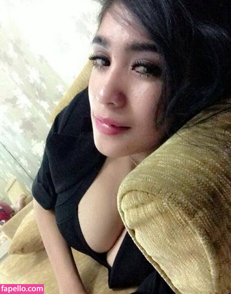Bibie Julius onlyfans lesk