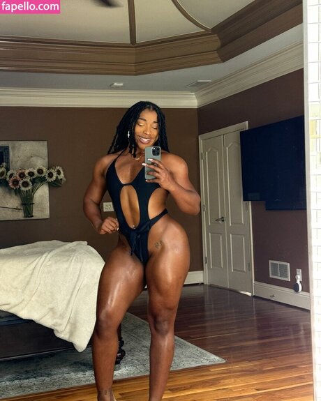 miss kiaraphillips onlyfans leaks.