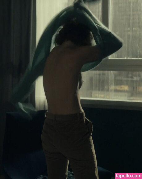 Renate Reinsve onlyfans strip tease