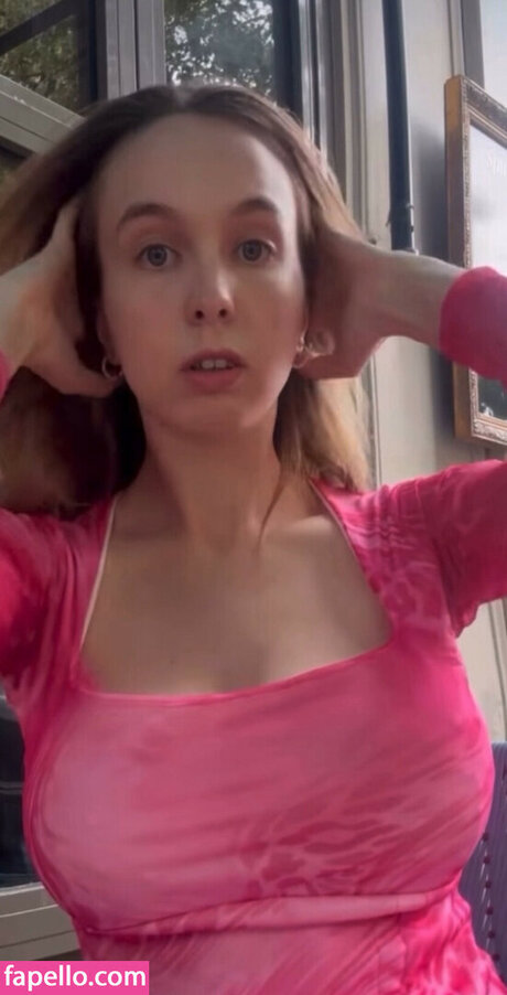 Serena Skybourne onlyfans leaked.