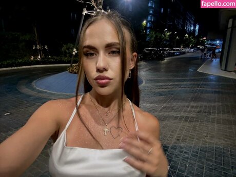 Dasha Grivina onlyfans pics