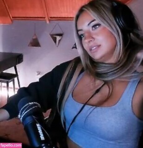 Honeyxxo onlyfans boobs