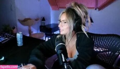 Honeyxxo nude leak onlyfans