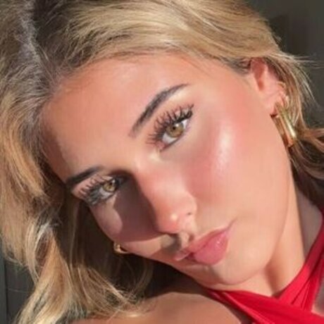 Alice Rosenblum onlyfans explicit content