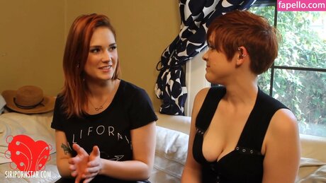 Lily Cade onlyfans strip tease