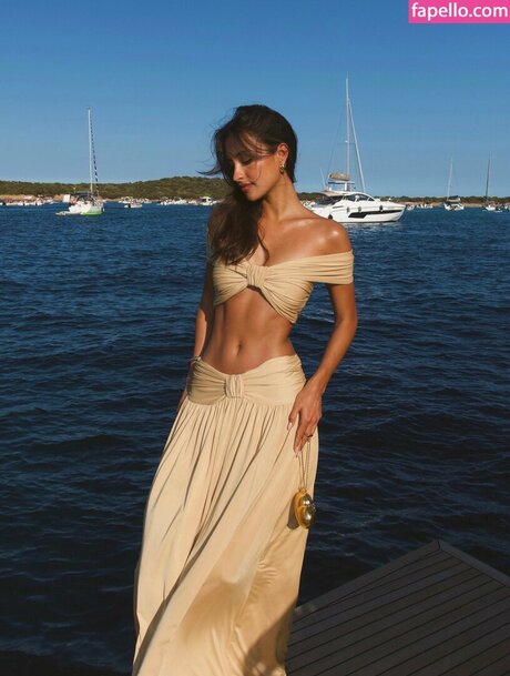 Alexandra Saint Mleux only fans leaked