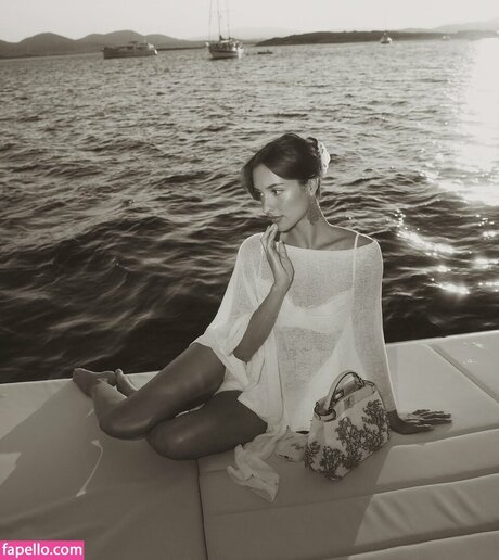 Alexandra Saint Mleux xxx onlyfans