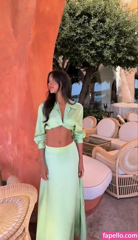 Alexandra Saint Mleux onlyfans naked leak