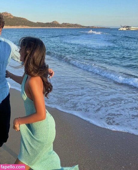 Alexandra Saint Mleux onlyfans leaked pics