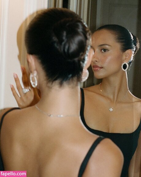 Alexandra Saint Mleux nudes only fans