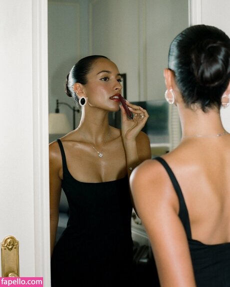 Alexandra Saint Mleux free onlyfans