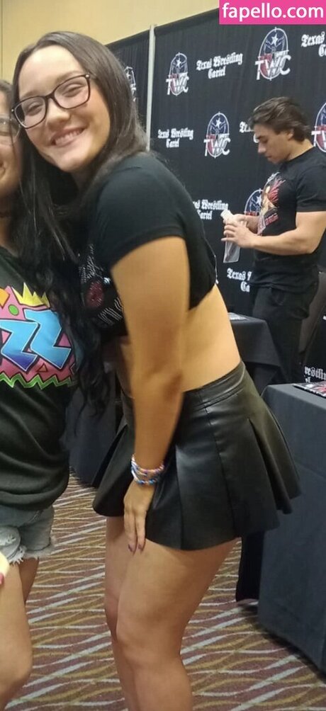 Izzy Moreno onlyfans free