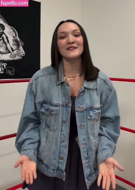 Izzy Moreno nude only fans