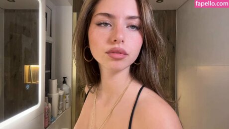 Lucia Ferrato onlyfans nude photos