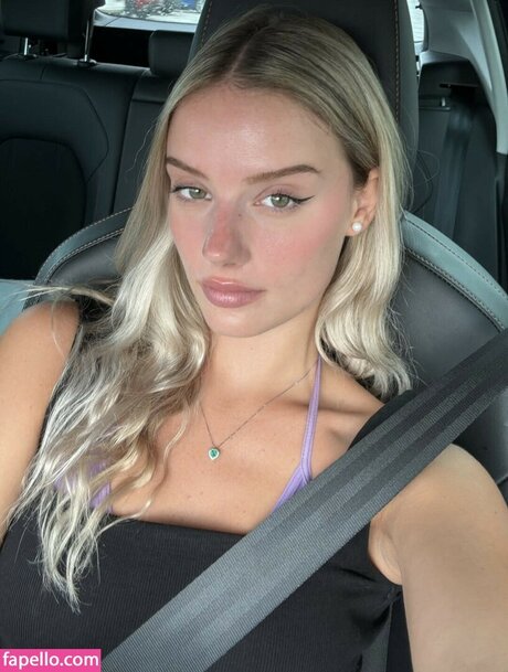 Lia Sikora onlyfans star